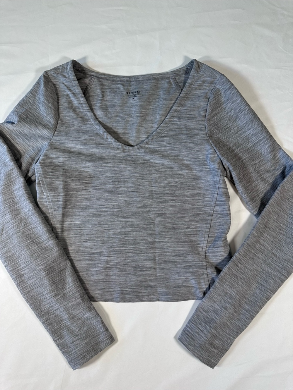 Athleta Gray V-Neck Long Sleeve Cropped Top